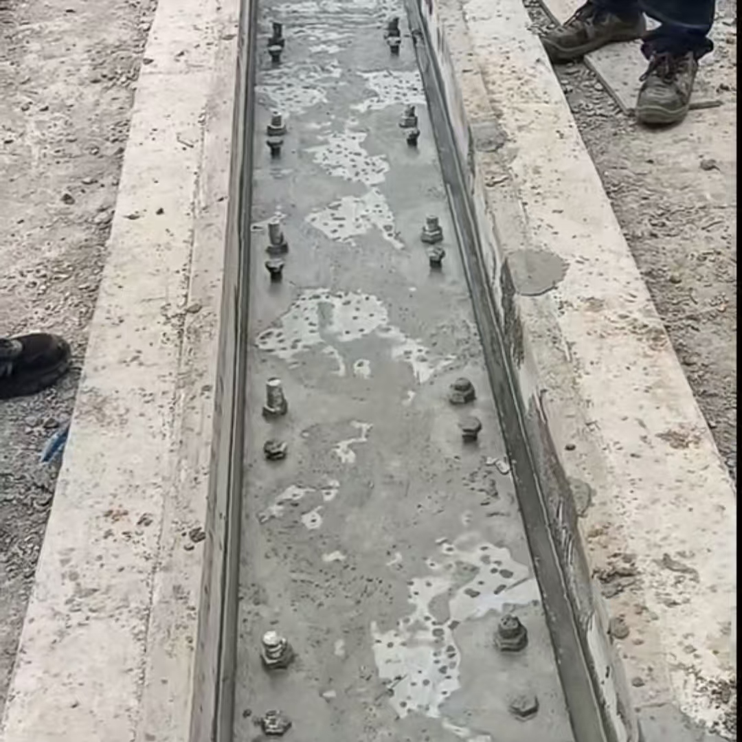 府谷港口码头起重机龙门吊重型机械设备稳固用早强快凝轨道胶泥